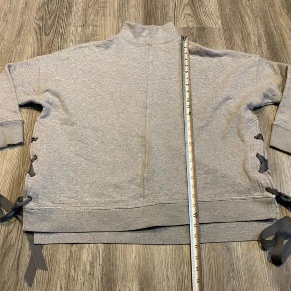 Free People Gray Sweatshirt Split Sides Tie Up Women’s Size XS - Picture 4 of 7